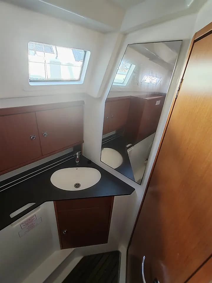 Bavaria Cruiser 34 in Drage / Marina Drage - Photo 5