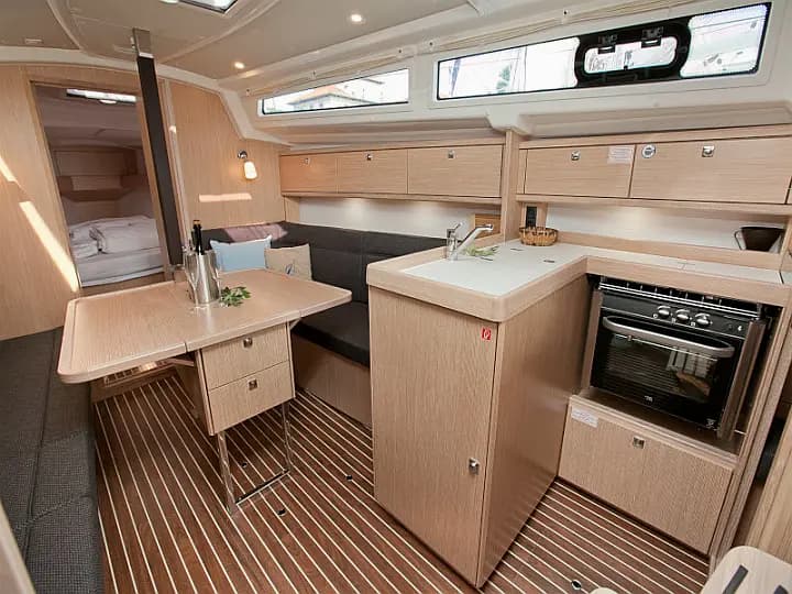 Bavaria Cruiser 34 Style in Zadar / Marina Zadar - Photo 4