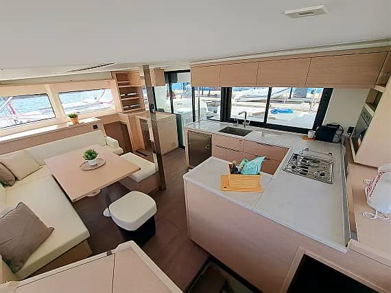 Lagoon 46 in Ibiza / Sant Antoni de Portmany Port - Photo 3