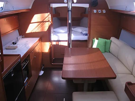 Dufour 382 Grand Large in Athens / Alimos Marina - Photo 3
