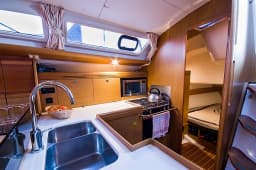 Sun Odyssey 39i in Gdansk / Przystan Cesarska thumbnail 12