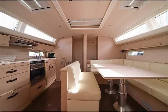 Jeanneau 54 in Sardinia / Olbia / Marina di Olbia - Photo 3