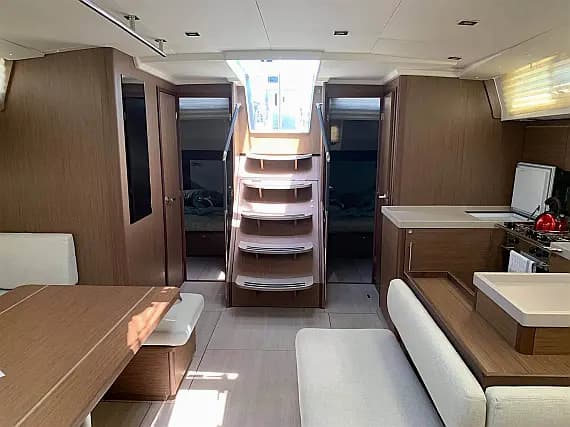 Oceanis 51.1 in Athens / Marina Delta Kallithea - Photo 3
