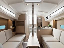 Oceanis 30.1 in Arzon / Port du Crouesty thumbnail 2