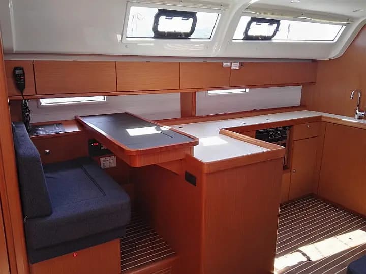 Bavaria Cruiser 51 in Sicily / Palermo / Marina Villa Igiea - Photo 4