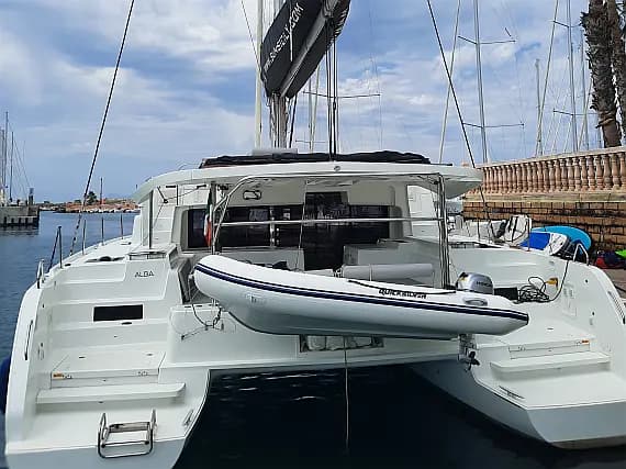 Lagoon 46 in Sicily / Furnari / Marina Portorosa - image 1