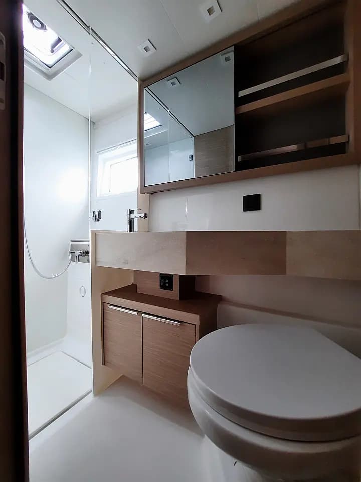 Lagoon 46 in Sicily / Furnari / Marina Portorosa - Photo 5