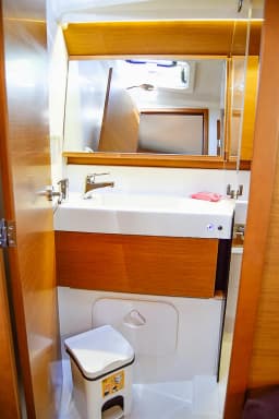 Sun Odyssey 410 in Kavala thumbnail 12