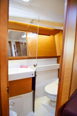 Sun Odyssey 410 in Kavala thumbnail 13