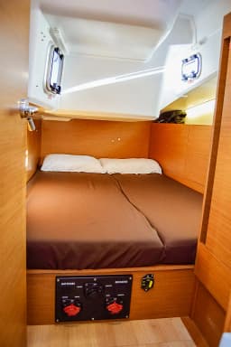 Sun Odyssey 410 in Kavala thumbnail 17