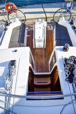 Sun Odyssey 410 in Kavala thumbnail 9