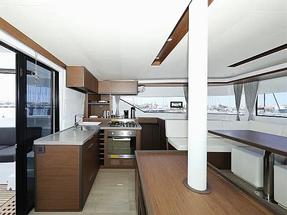 Lagoon 50 in Sukošan / D-Marin Dalmacija Marina - Photo 3