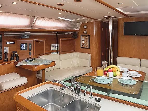 Sun Odyssey 43 in Paros / Naousa / Monastiri Bay - Photo 3