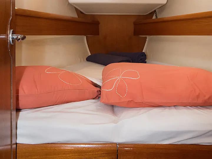 Sun Odyssey 43 in Paros / Naousa / Monastiri Bay - Photo 4