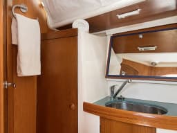 Sun Odyssey 43 in Paros / Naousa / Monastiri Bay thumbnail 5