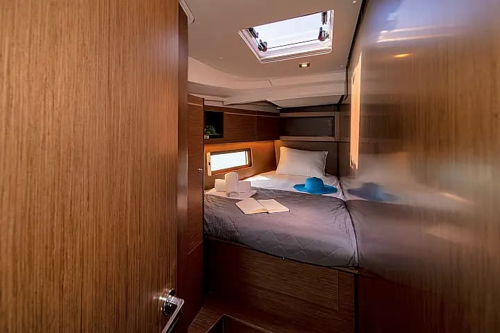 Oceanis 46.1 in Rhodes New Marina - Photo 4