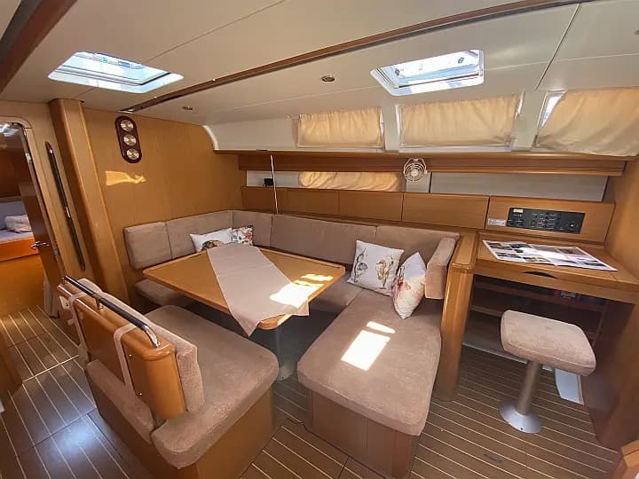 Sun Odyssey 44 i in Marmaris / Netsel Marmaris Marina - Photo 4