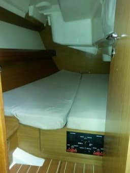 Sun Odyssey 36i in Elefsina / Kalympaki Marina thumbnail 22