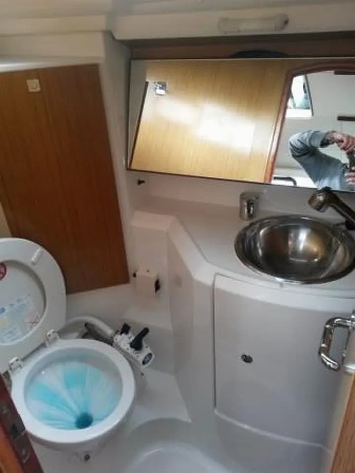 Sun Odyssey 36i in Elefsina / Kalympaki Marina - Photo 4