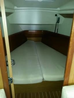 Sun Odyssey 36i in Elefsina / Kalympaki Marina thumbnail 4