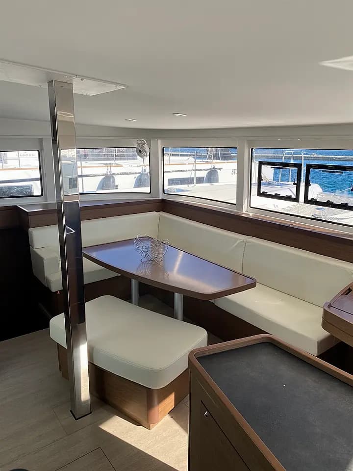 Lagoon 42 in Sicily / Furnari / Marina Portorosa - Photo 4