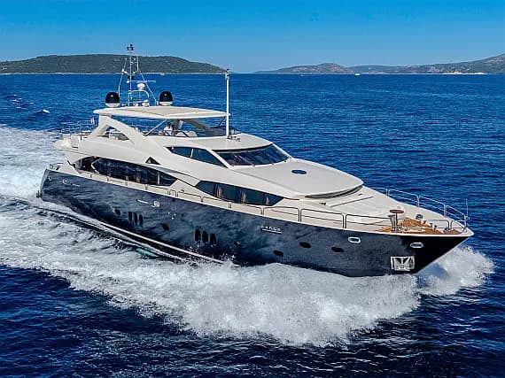 Sunseeker Yacht 34M in Trogir / ACI Marina Trogir - Photo 1