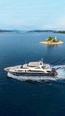 Sunseeker Yacht 34M in Trogir / ACI Marina Trogir thumbnail 14