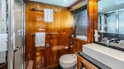 Sunseeker Yacht 34M in Trogir / ACI Marina Trogir thumbnail 31