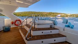 Sunseeker Yacht 34M in Trogir / ACI Marina Trogir thumbnail 9