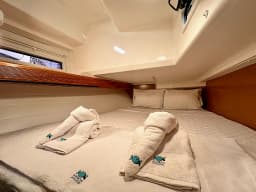 Bavaria Cruiser 40 in Bodrum Marina thumbnail 18