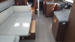 Oceanis 40.1 in Lefkada / D-Marin Marina Lefkas thumbnail 13
