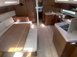 Oceanis 40.1 in Lefkada / D-Marin Marina Lefkas thumbnail 2
