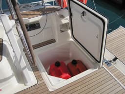 Bavaria Cruiser 41 in Sicily / Capo d'Orlando Marina thumbnail 9