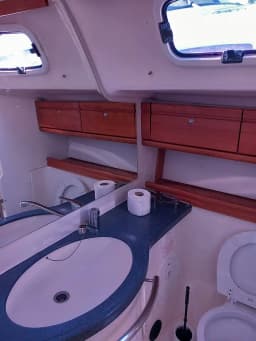 Bavaria 46 Cruiser in Trogir / ACI Marina Trogir thumbnail 9