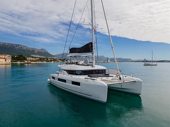 Lagoon 51 in Kaštel Gomilica / Marina Kaštela - Photo 1