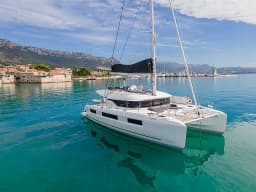 Lagoon 51 in Kaštel Gomilica / Marina Kaštela thumbnail 3