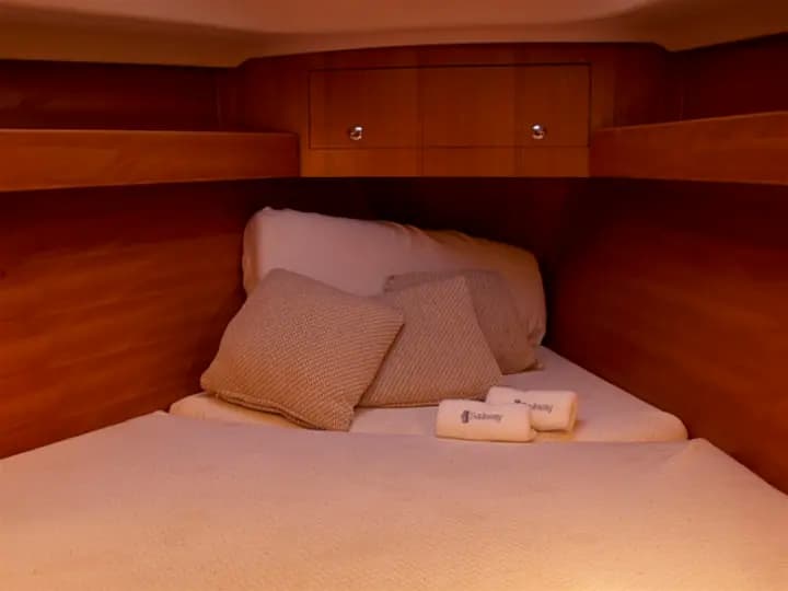 Elan Impression 344 in Vigo / Real Club Nautico de Vigo - Photo 3