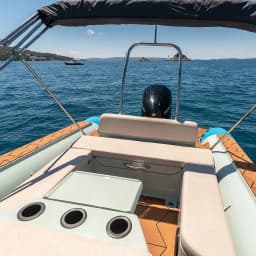 Motorboat in Trogir / Park Žudika thumbnail 4