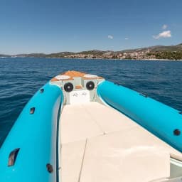 Motorboat in Trogir / Park Žudika thumbnail 7