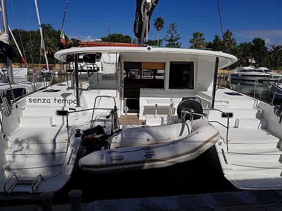 Lagoon 400 S2 in Sicily / Furnari / Marina Portorosa - image 1