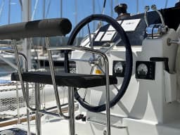 Lagoon 400 S2 in Piombino / Marina Arcipelago Toscano thumbnail 8