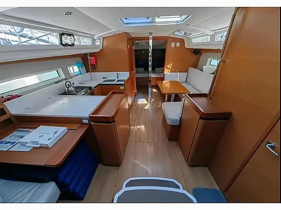 Sun Odyssey 440 in Athens / Alimos Marina - Photo 3