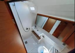 Sun Odyssey 440 in Athens / Alimos Marina thumbnail 4