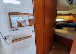 Sun Odyssey 440 in Athens / Alimos Marina thumbnail 5