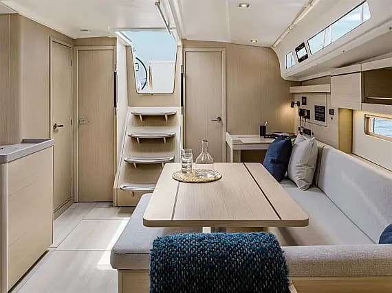 Oceanis 40.1 in Athens / Alimos Marina - Photo 3