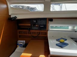 Sun Odyssey 440 in Pula / Marina Polesana thumbnail 11