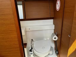Sun Odyssey 440 in Pula / Marina Polesana thumbnail 12