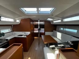 Sun Odyssey 440 in Pula / Marina Polesana thumbnail 9