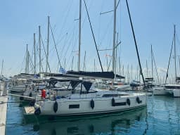 Oceanis 46.1 in Athens / Alimos Marina thumbnail 12