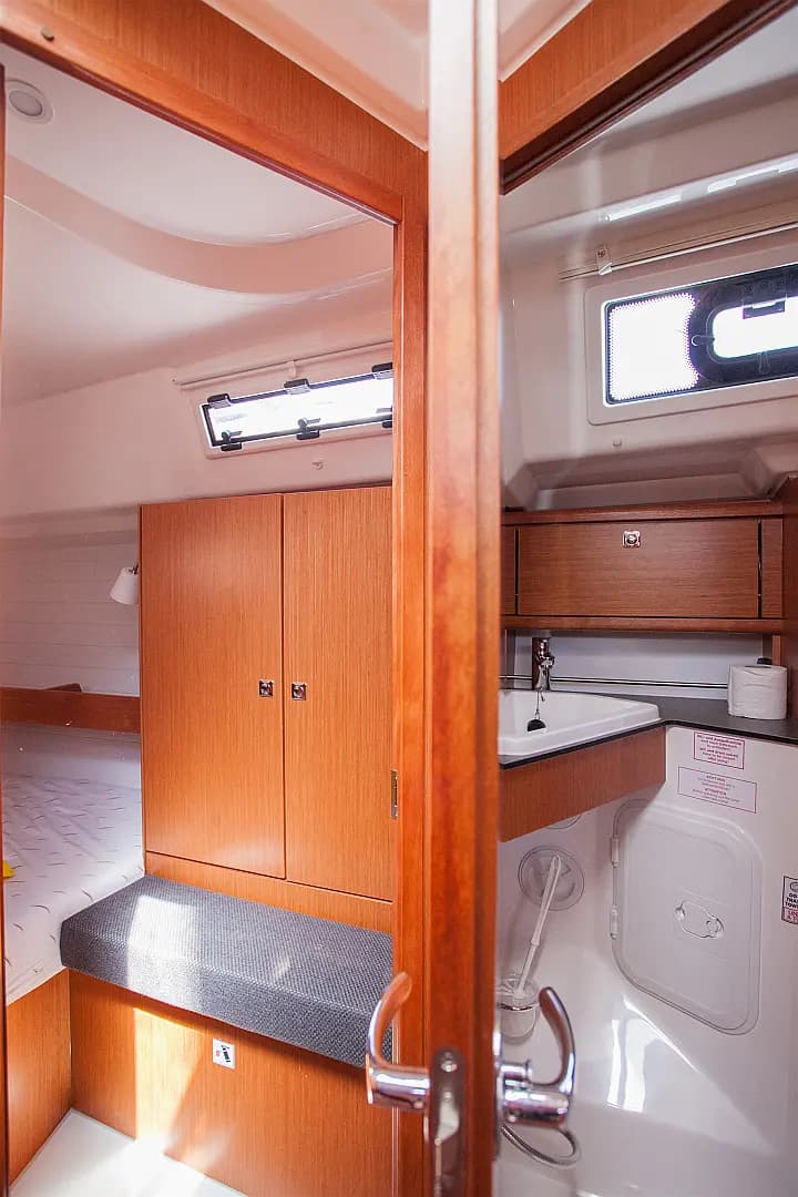 Bavaria Cruiser 34 in Dubrovnik / ACI Marina Dubrovnik - Photo 5